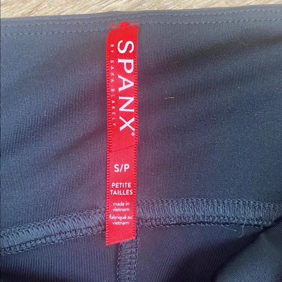 Spanx Faux Leather FLAW Shapewear Black Leggings Size S - Picture 4 of 10